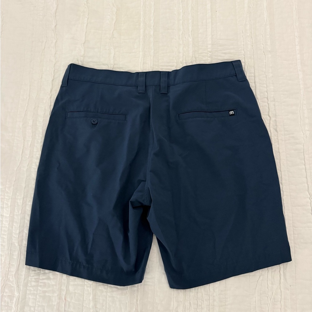 Travis Mathew Men's Shorts - Picture 3 of 3